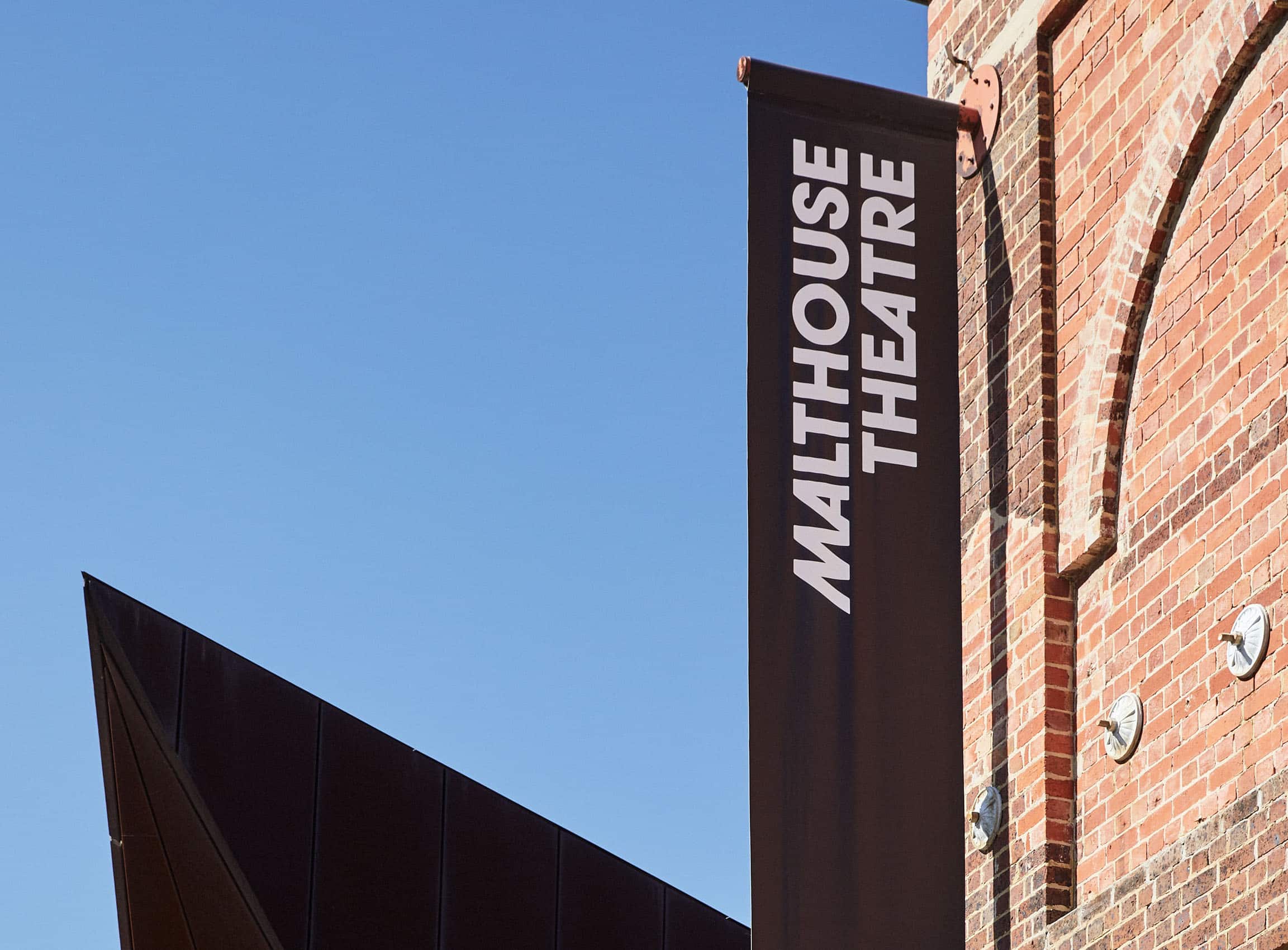 The Alba is close to Melbourne’s famed arts and culture precincts.